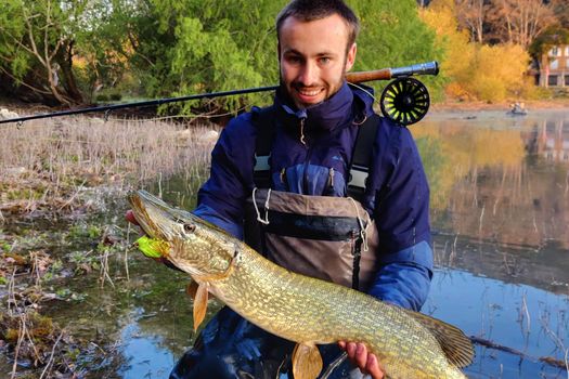 RETOURS DE PECHE AU LAC DE STE SUZANNE (Carcès)